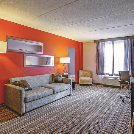 Holiday Inn & Suites Philadelphia-Runnemede/Exit 3-New Jersey Turnpike Exteriör bild