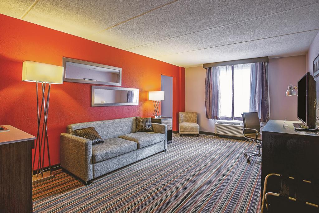 Holiday Inn & Suites Philadelphia-Runnemede/Exit 3-New Jersey Turnpike Exteriör bild