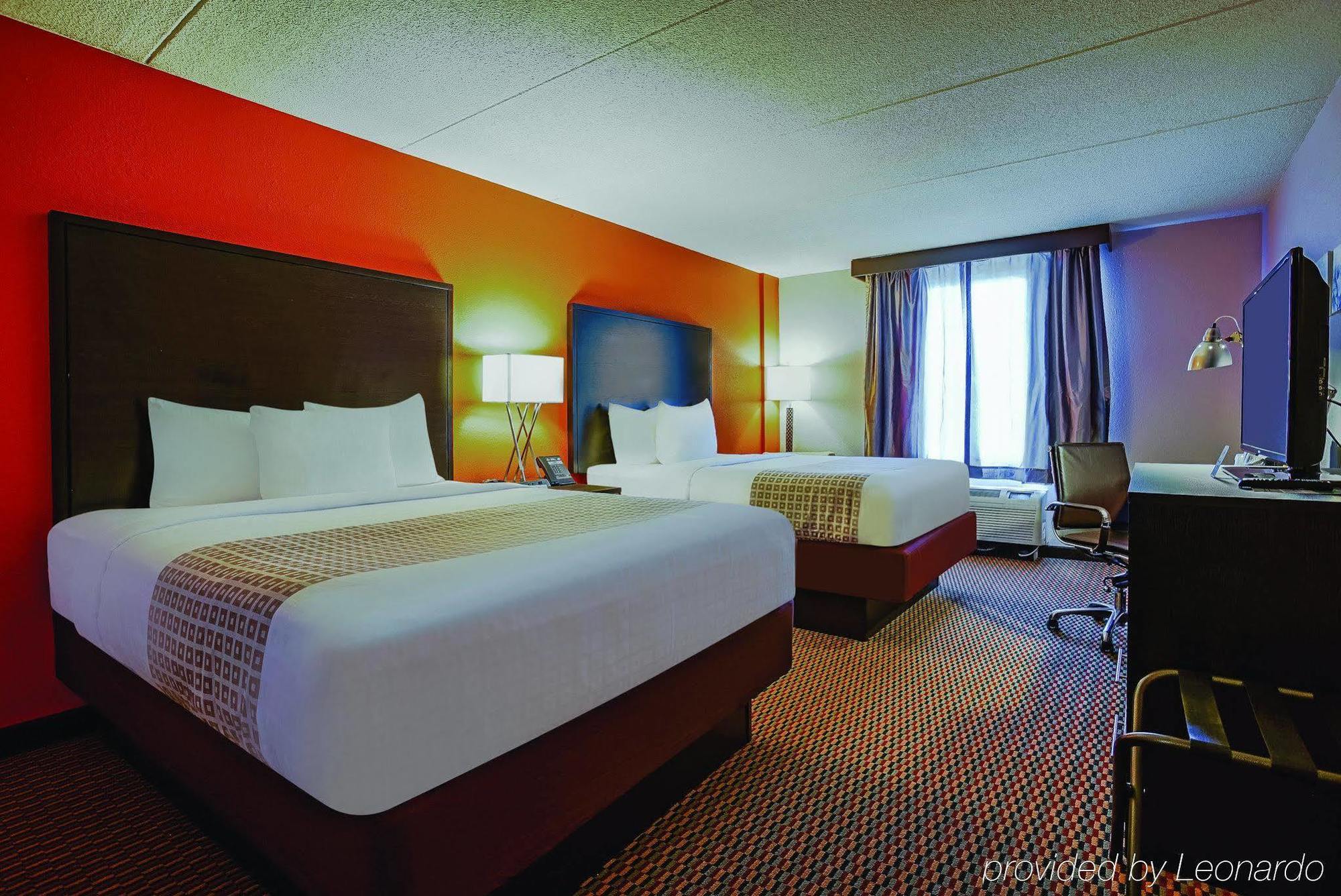 Holiday Inn & Suites Philadelphia-Runnemede/Exit 3-New Jersey Turnpike Exteriör bild