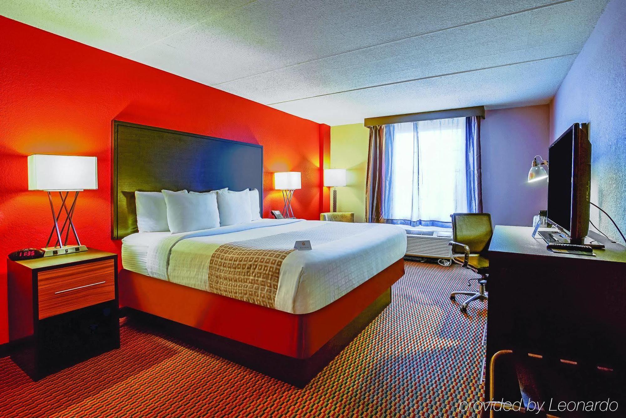 Holiday Inn & Suites Philadelphia-Runnemede/Exit 3-New Jersey Turnpike Exteriör bild